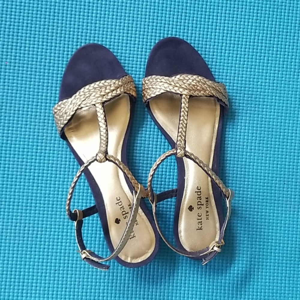 Kate Spade super cute low wedge sandals - Picture 2 of 4